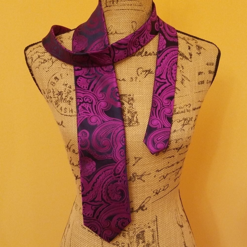 Paul Frederick purple navy silk paisley tie Z224